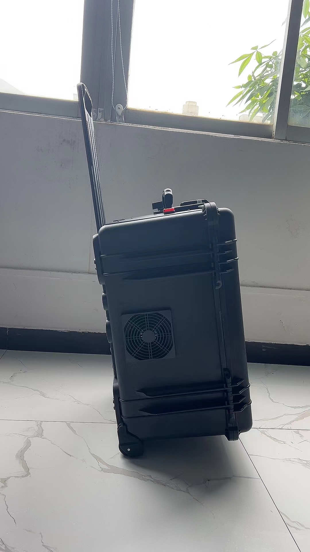 长春手拉箱型移动通信干扰器